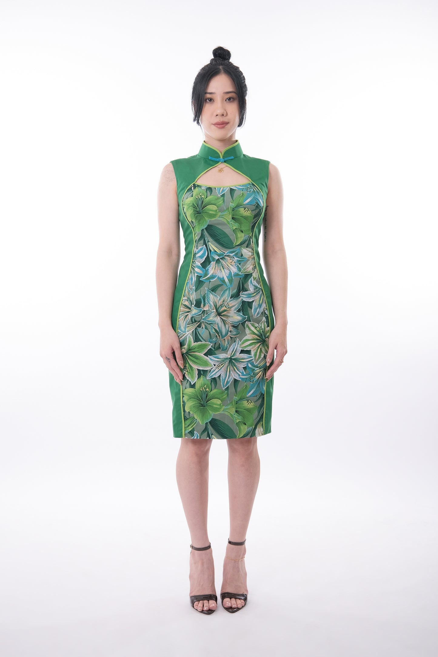 Sylvan Blossom Sleeveless Qipao