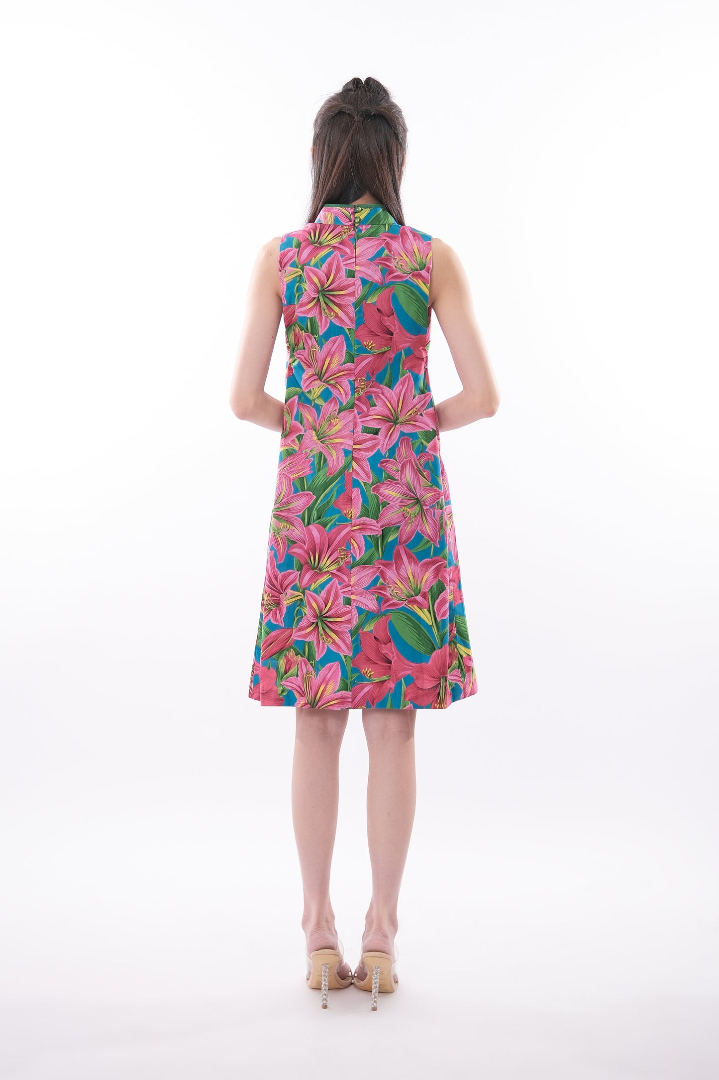 Celestial Bloom Sleeveless Qipao